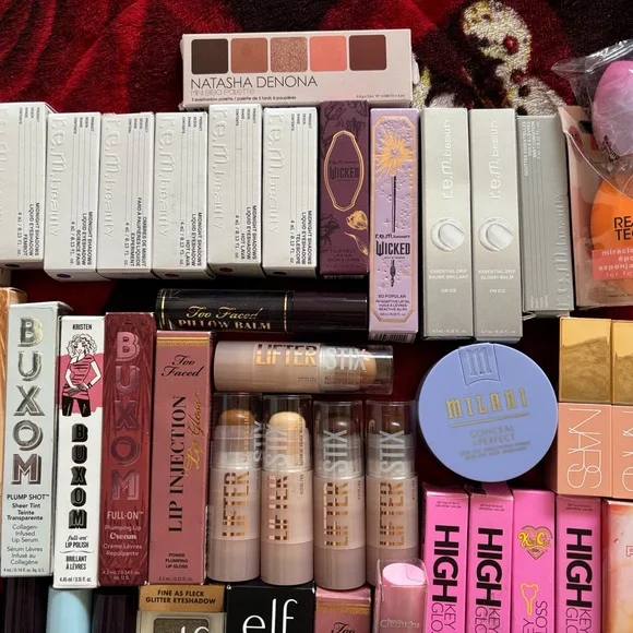 Makeup bundle - Picture 2 of 4